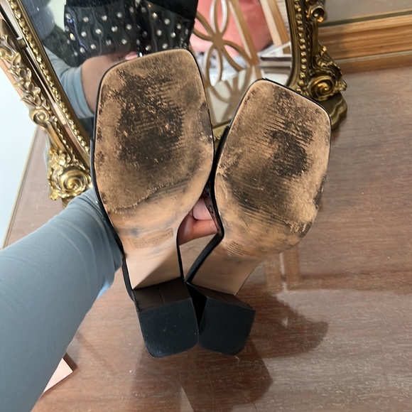 Black heels - Picture 3 of 3